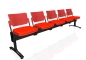Preview: Traversenbank mit 5 Sitzen - John mit Polstersitzen rot, Rückenlehnen rot, Traverse schwarz, Gestell (Füße) schwarz.