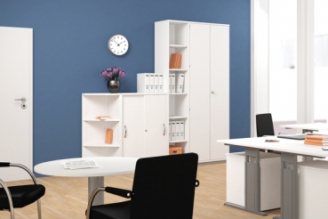 Beispielbüro mit Eckabschlussregal 3 Ordnerhöhen, der beliebten Büromöbel-Serie FX