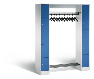 Garderobenschrank aus Metall mit blauen Türen