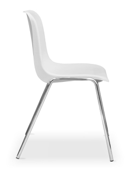 Weiße Kunststoffschalenstühle mit Chromgestell, bis zu 12 Stück stapelbar.