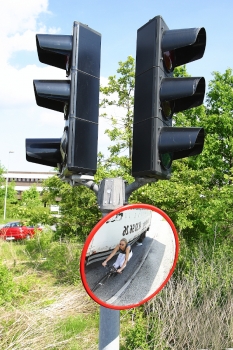 Toter-Winkel-Verkehrsspiegel  (beheizt) Ø 50 cm an einer Ampel