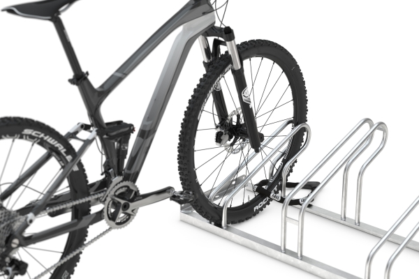 Fahrradparksystem Typ FS200-3 mit drei Plätzen u. abwechselnde Hoch-/Tiefeinstellung
