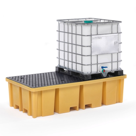 Kunststoff-Auffangwanne mit einem Container, für zwei IBCs geeignet.