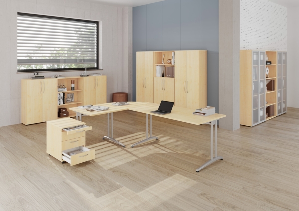 BC-Büromöbel mit Schreibtische Typ BC inkl. Verbindungsplatte, Farbe ahorn