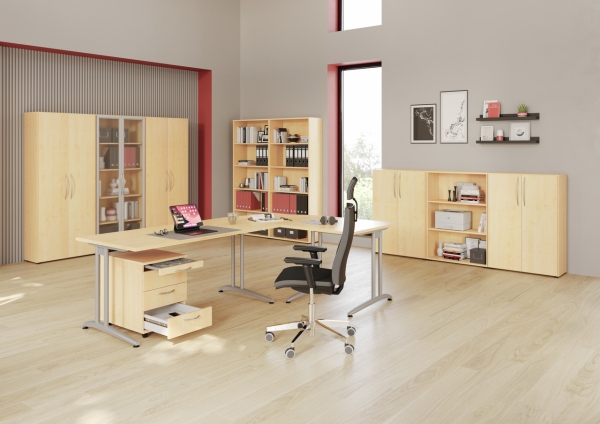 Büromöbel und Schreibtisch (ahorn) Typ BC, mit Verkettungsplatte